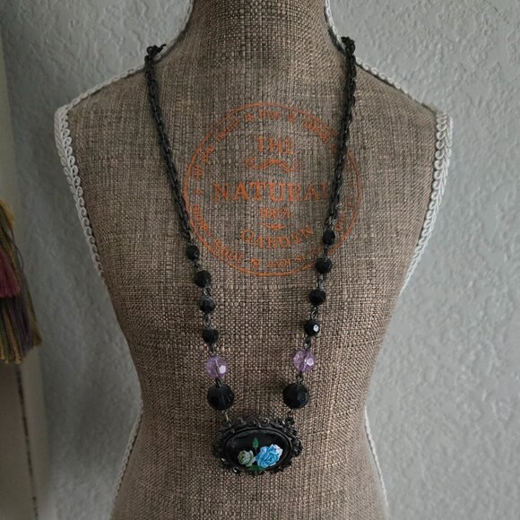 1928 Necklace - Well loved! - Picture 2 of 4